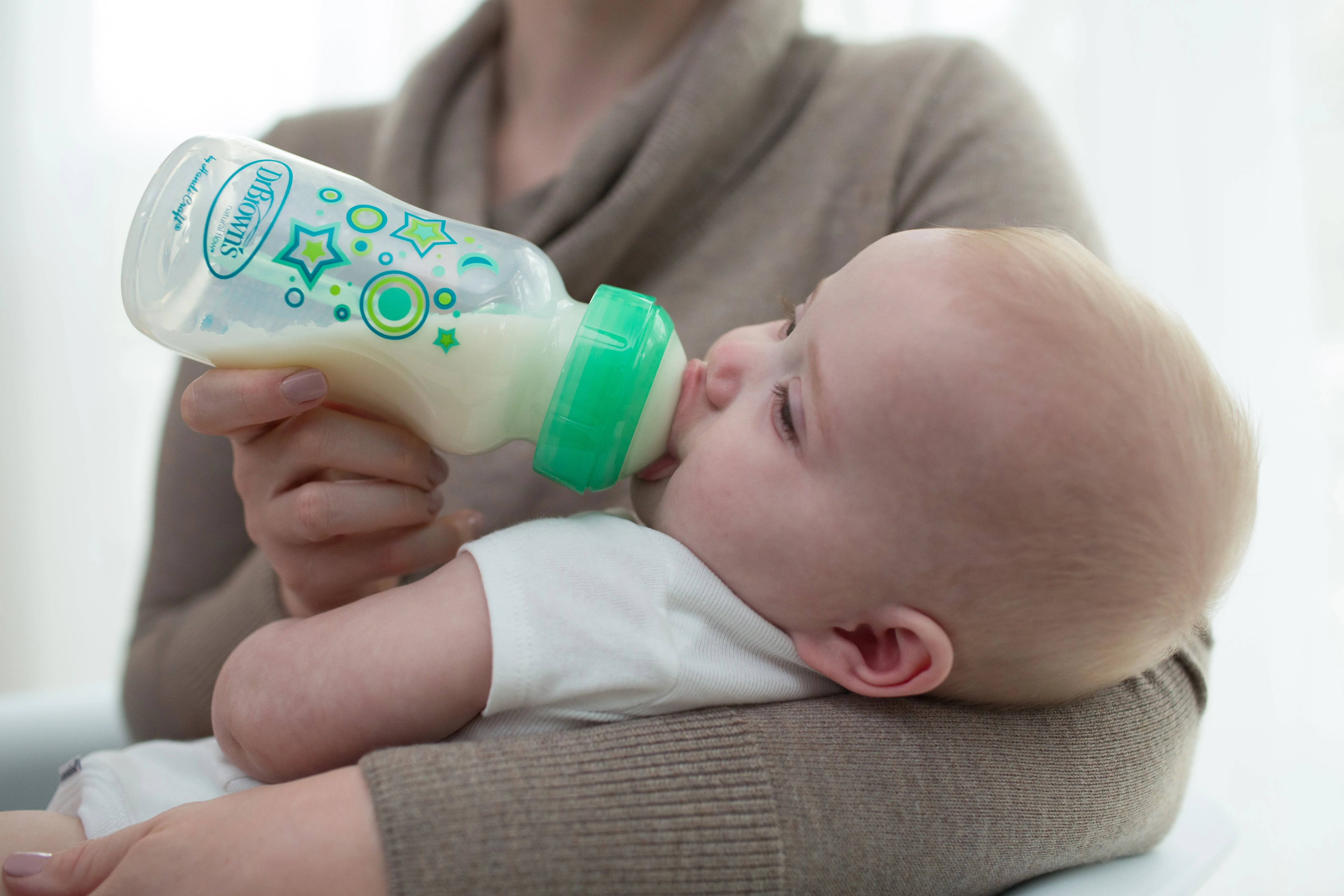 Dr. Brown's 270ml Wide-Neck Transition Bottle - Green Stars - Image 7